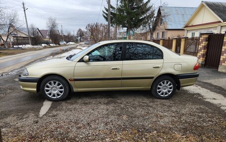 Toyota Avensis III рестайлинг, 2001 год, 810 000 рублей, 3 фотография