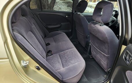 Toyota Avensis III рестайлинг, 2001 год, 810 000 рублей, 28 фотография