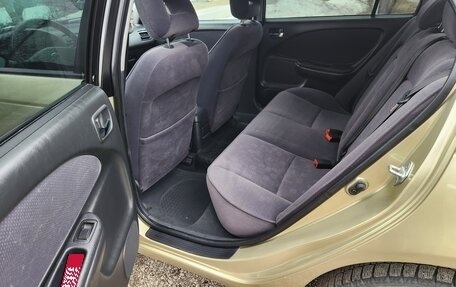 Toyota Avensis III рестайлинг, 2001 год, 810 000 рублей, 24 фотография