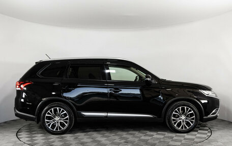 Mitsubishi Outlander III рестайлинг 3, 2015 год, 1 199 000 рублей, 4 фотография