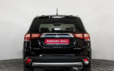 Mitsubishi Outlander III рестайлинг 3, 2015 год, 1 199 000 рублей, 6 фотография