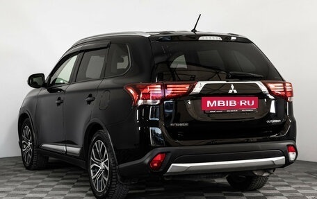 Mitsubishi Outlander III рестайлинг 3, 2015 год, 1 199 000 рублей, 7 фотография