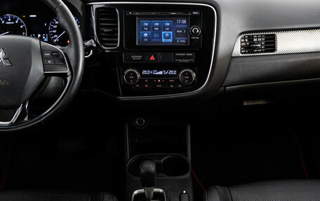 Mitsubishi Outlander III рестайлинг 3, 2015 год, 1 199 000 рублей, 13 фотография