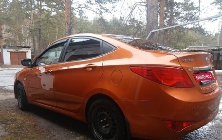 Hyundai Solaris II рестайлинг, 2015 год, 985 000 рублей, 5 фотография