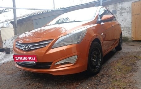 Hyundai Solaris II рестайлинг, 2015 год, 985 000 рублей, 2 фотография