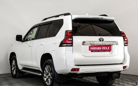 Toyota Land Cruiser Prado 150 рестайлинг 2, 2017 год, 4 999 000 рублей, 8 фотография