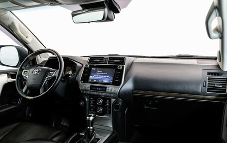 Toyota Land Cruiser Prado 150 рестайлинг 2, 2017 год, 4 999 000 рублей, 10 фотография