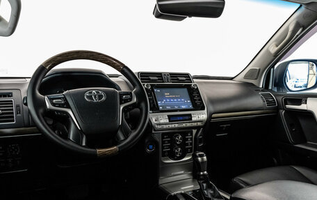 Toyota Land Cruiser Prado 150 рестайлинг 2, 2017 год, 4 999 000 рублей, 17 фотография