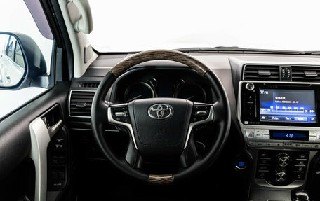 Toyota Land Cruiser Prado 150 рестайлинг 2, 2017 год, 4 999 000 рублей, 16 фотография