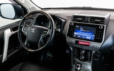 Toyota Land Cruiser Prado 150 рестайлинг 2, 2017 год, 4 999 000 рублей, 15 фотография