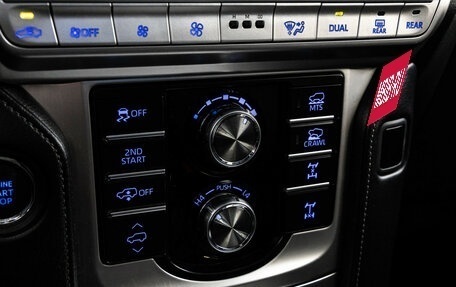 Toyota Land Cruiser Prado 150 рестайлинг 2, 2017 год, 4 999 000 рублей, 19 фотография