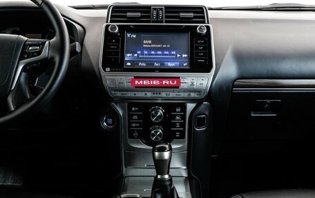 Toyota Land Cruiser Prado 150 рестайлинг 2, 2017 год, 4 999 000 рублей, 14 фотография