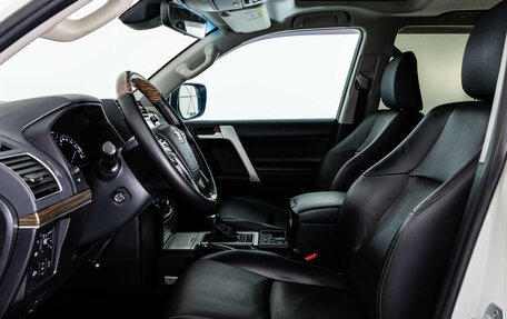 Toyota Land Cruiser Prado 150 рестайлинг 2, 2017 год, 4 999 000 рублей, 26 фотография