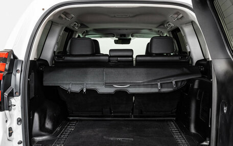 Toyota Land Cruiser Prado 150 рестайлинг 2, 2017 год, 4 999 000 рублей, 33 фотография