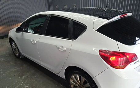 Opel Astra J, 2013 год, 760 000 рублей, 3 фотография