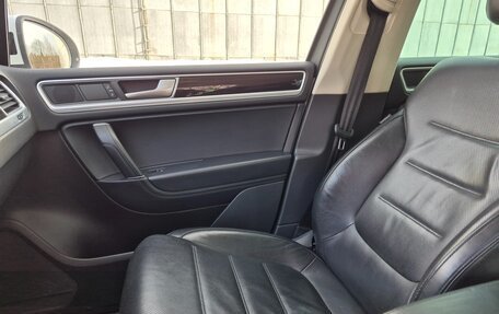 Volkswagen Touareg III, 2015 год, 2 500 000 рублей, 2 фотография