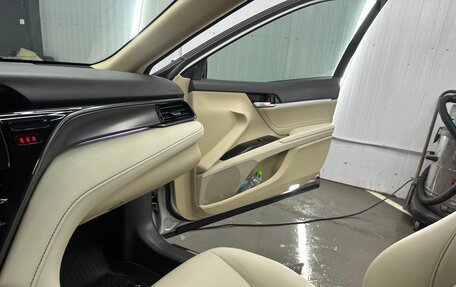 Toyota Camry, 2021 год, 3 450 000 рублей, 7 фотография