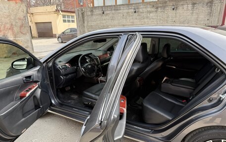 Toyota Camry, 2013 год, 1 390 000 рублей, 10 фотография