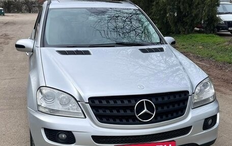 Mercedes-Benz M-Класс, 2005 год, 1 000 000 рублей, 6 фотография