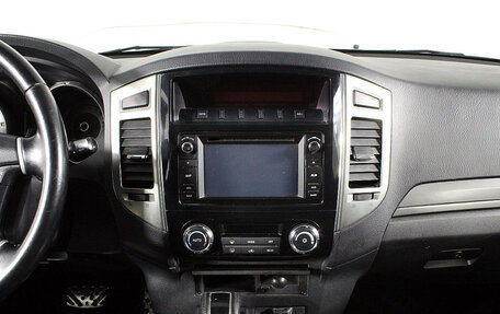 Mitsubishi Pajero IV, 2015 год, 2 247 000 рублей, 14 фотография