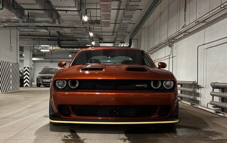 Dodge Challenger III рестайлинг 2, 2022 год, 15 990 000 рублей, 2 фотография