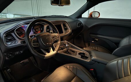 Dodge Challenger III рестайлинг 2, 2022 год, 15 990 000 рублей, 19 фотография