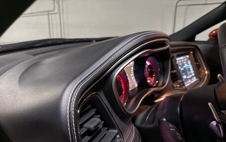 Dodge Challenger III рестайлинг 2, 2022 год, 15 990 000 рублей, 26 фотография