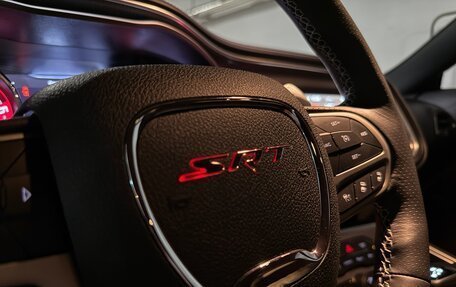 Dodge Challenger III рестайлинг 2, 2022 год, 15 990 000 рублей, 21 фотография