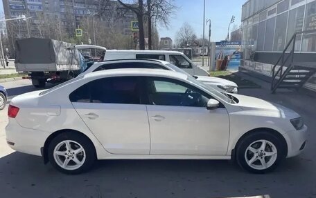 Volkswagen Jetta VI, 2012 год, 1 150 000 рублей, 2 фотография