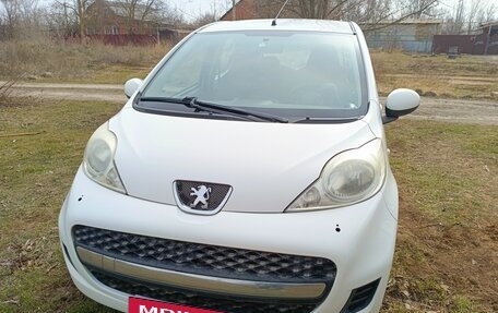 Peugeot 107 I рестайлинг, 2011 год, 535 000 рублей, 2 фотография