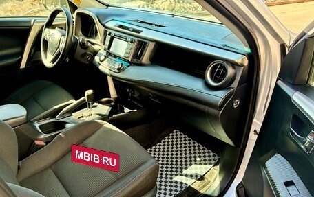 Toyota RAV4, 2015 год, 1 889 000 рублей, 6 фотография