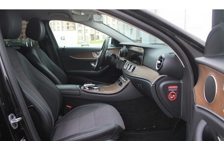 Mercedes-Benz E-Класс, 2019 год, 3 650 000 рублей, 16 фотография