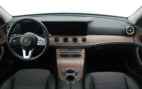 Mercedes-Benz E-Класс, 2019 год, 3 650 000 рублей, 18 фотография