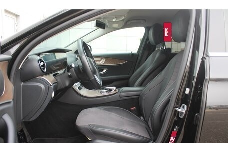 Mercedes-Benz E-Класс, 2019 год, 3 650 000 рублей, 13 фотография