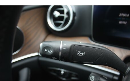 Mercedes-Benz E-Класс, 2019 год, 3 650 000 рублей, 29 фотография