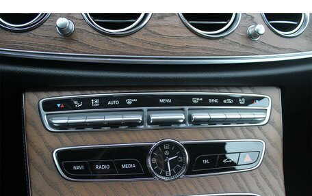 Mercedes-Benz E-Класс, 2019 год, 3 650 000 рублей, 22 фотография