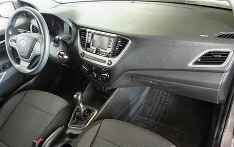 Hyundai Solaris II рестайлинг, 2018 год, 1 100 000 рублей, 11 фотография