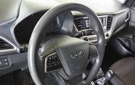 Hyundai Solaris II рестайлинг, 2018 год, 1 100 000 рублей, 12 фотография