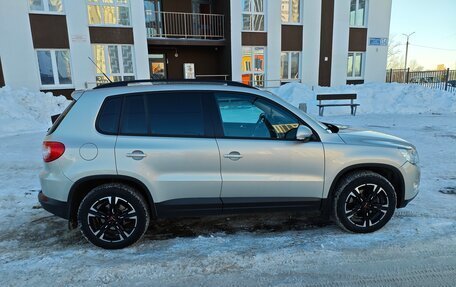 Volkswagen Tiguan I, 2011 год, 950 000 рублей, 2 фотография