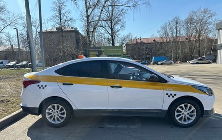 Hyundai Solaris II рестайлинг, 2021 год, 1 000 000 рублей, 3 фотография