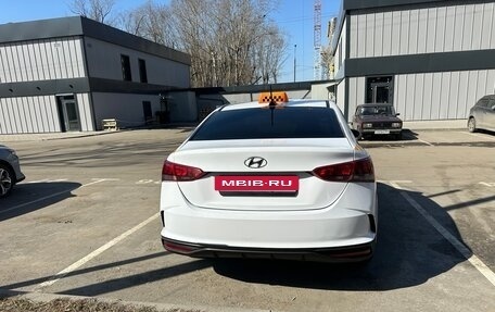 Hyundai Solaris II рестайлинг, 2021 год, 1 000 000 рублей, 7 фотография