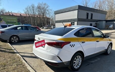 Hyundai Solaris II рестайлинг, 2021 год, 1 000 000 рублей, 8 фотография