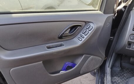 Ford Escape II, 2003 год, 300 000 рублей, 18 фотография