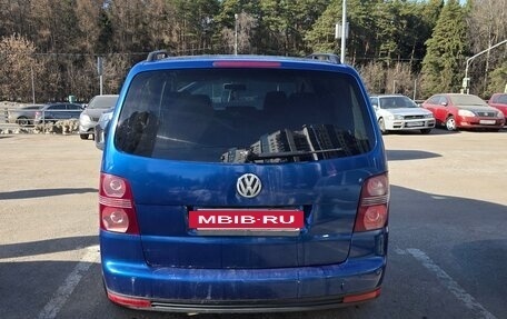 Volkswagen Touran III, 2008 год, 520 000 рублей, 3 фотография