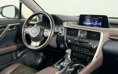 Lexus RX IV рестайлинг, 2019 год, 3 999 000 рублей, 14 фотография