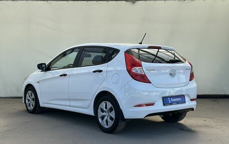 Hyundai Solaris II рестайлинг, 2015 год, 1 030 000 рублей, 5 фотография