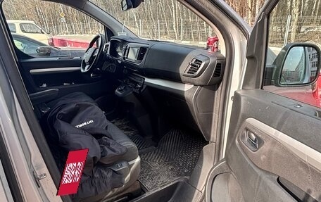 Opel Zafira Life I, 2020 год, 2 500 000 рублей, 4 фотография