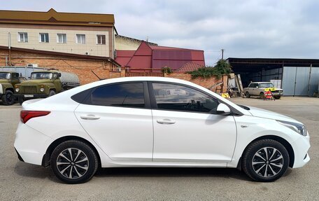 Hyundai Solaris II рестайлинг, 2017 год, 1 320 000 рублей, 3 фотография