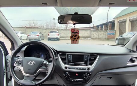 Hyundai Solaris II рестайлинг, 2017 год, 1 320 000 рублей, 5 фотография