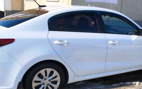 KIA Rio IV, 2017 год, 1 350 000 рублей, 5 фотография